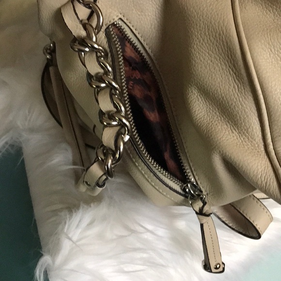 B Makowski ivory satchel with chain detail - Picture 6 of 16